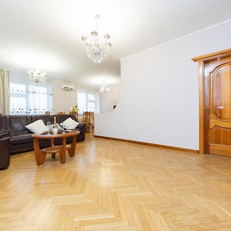 Spacious Apartments In The Center Of Obolon 2 Bedrooms Κίεβο Εξωτερικό φωτογραφία