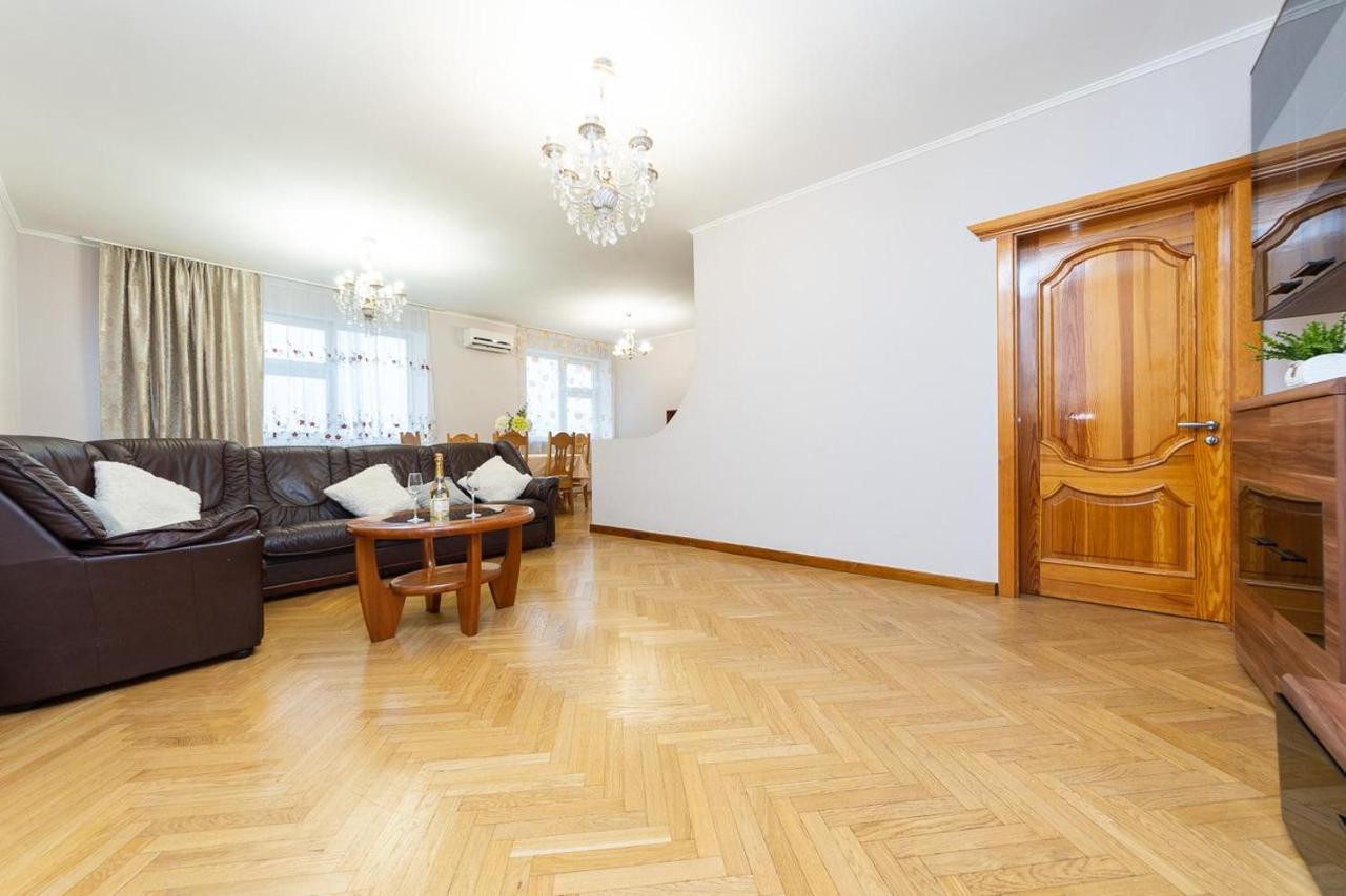 Spacious Apartments In The Center Of Obolon 2 Bedrooms Κίεβο Εξωτερικό φωτογραφία