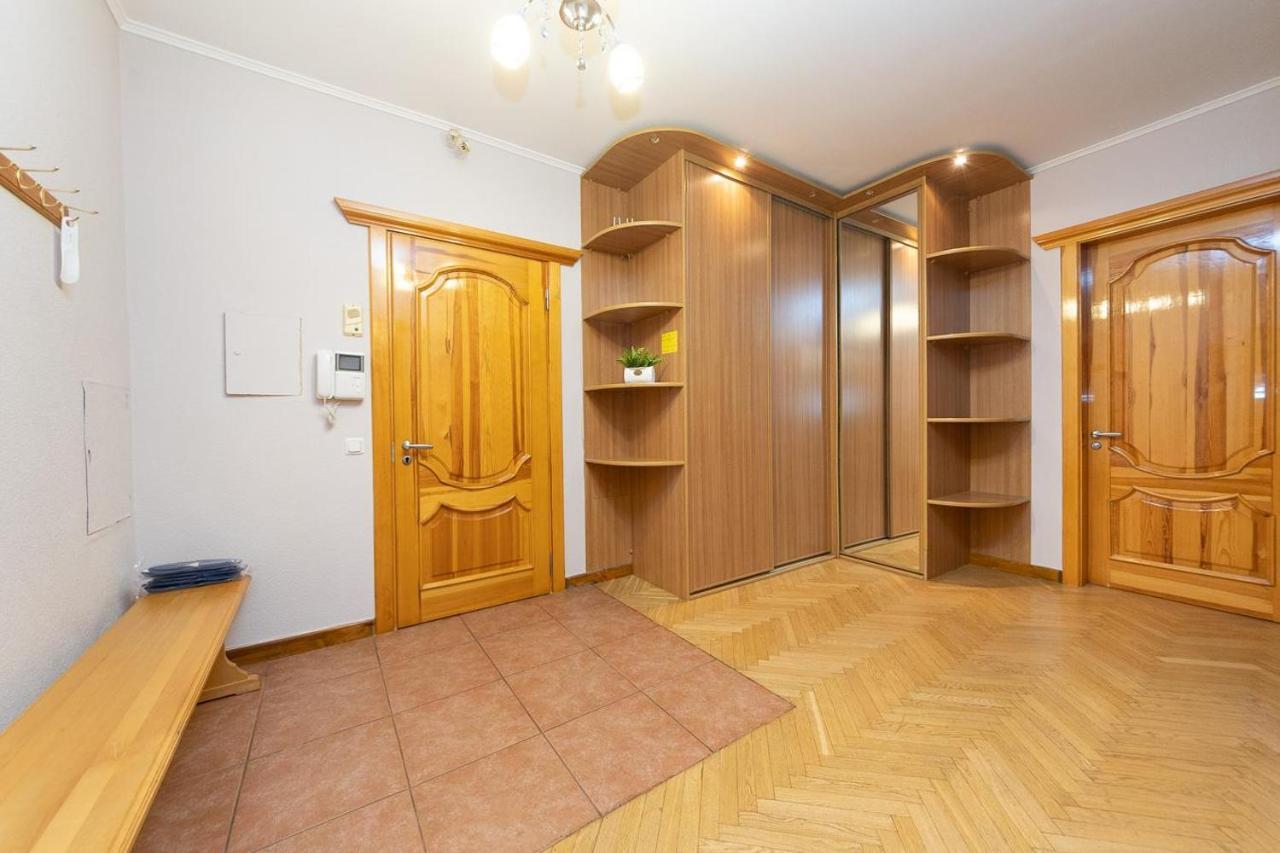 Spacious Apartments In The Center Of Obolon 2 Bedrooms Κίεβο Εξωτερικό φωτογραφία