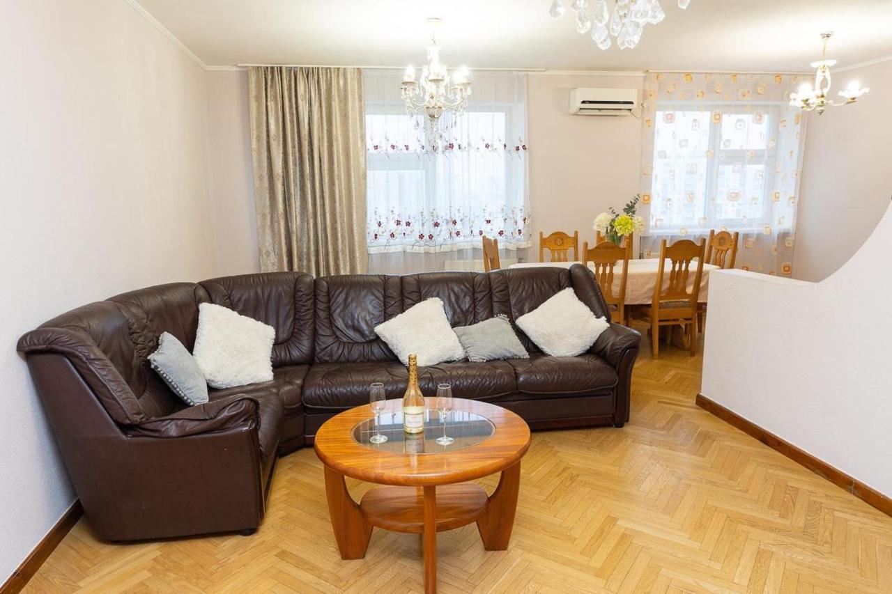 Spacious Apartments In The Center Of Obolon 2 Bedrooms Κίεβο Εξωτερικό φωτογραφία