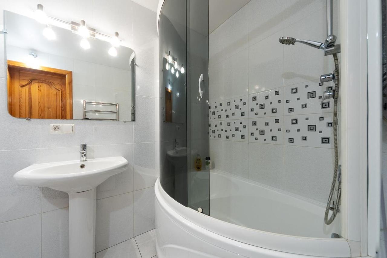 Spacious Apartments In The Center Of Obolon 2 Bedrooms Κίεβο Εξωτερικό φωτογραφία