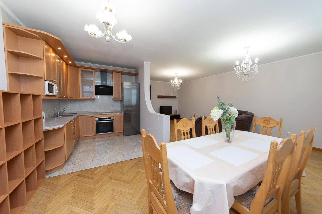 Spacious Apartments In The Center Of Obolon 2 Bedrooms Κίεβο Εξωτερικό φωτογραφία